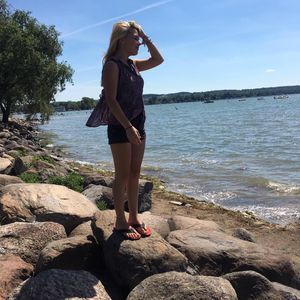 Meet your Posher, Alyssa