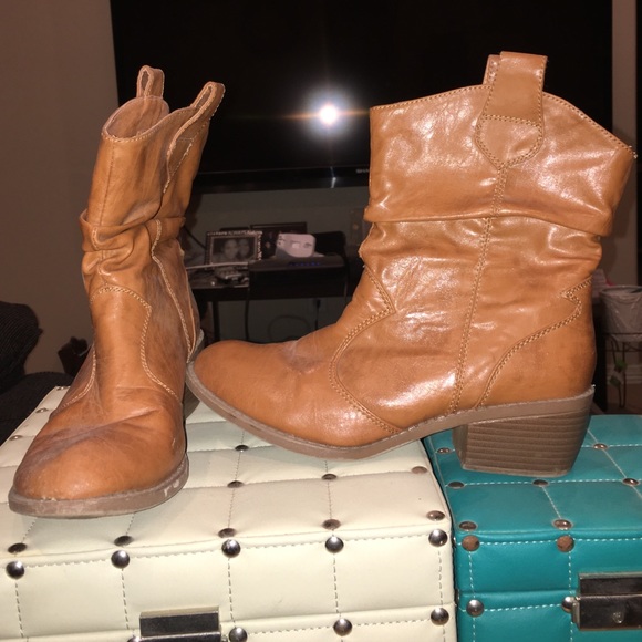 Ankle cowboy booties