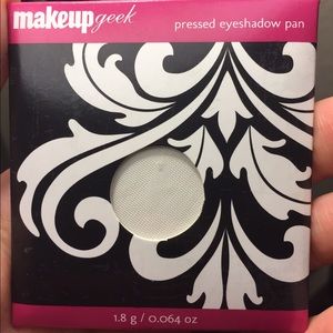 Makeup Geek Eyeshadow Pan
