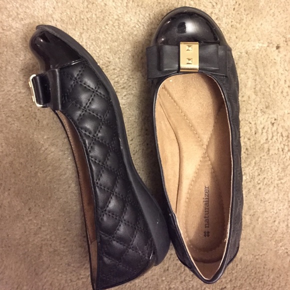 Naturalizer bow tie black flat size 8 1/2