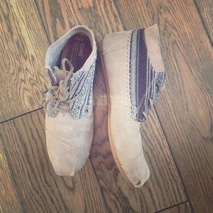 TOMs Lace-Up Booties