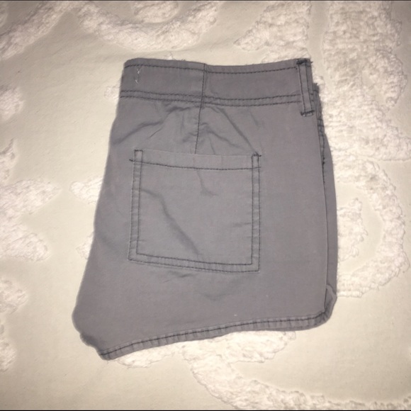 Gray shorts - Picture 2 of 3