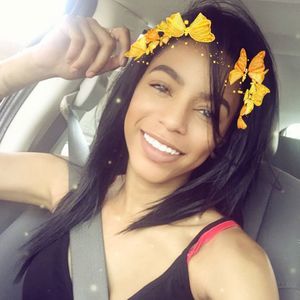 Meet your Posher, Destinee
