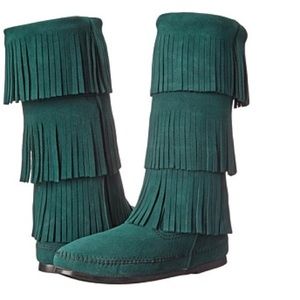 Minnetonka 3-layer Fringe Boots