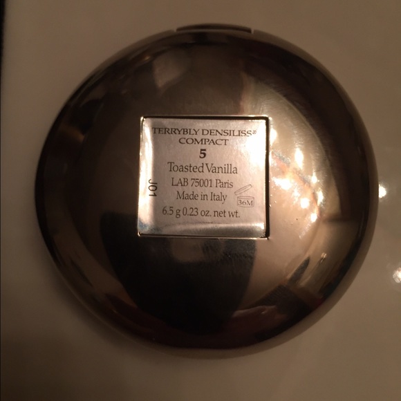 By Terry Densilis pressed powder #5 - Picture 4 of 4