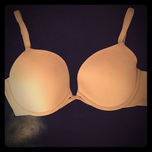 Wacoal plunge lightly padded and molded bra 34 D