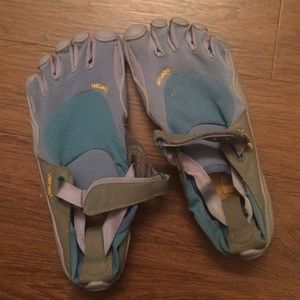 Blue Vibram 5fingers !
