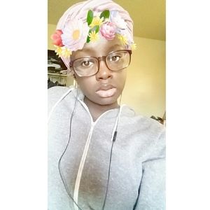 Meet your Posher, Khadija