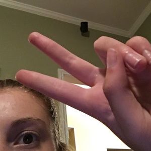 Meet your Posher, Chloe