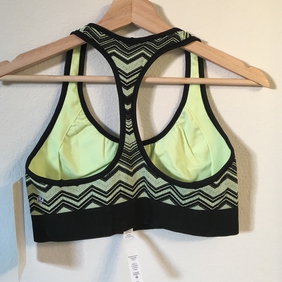 🔸sold🔸Lululemon Reversible Bra - Picture 2 of 4