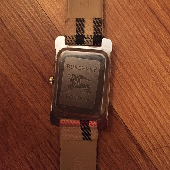 Nova Check Style Watch - Picture 2 of 4