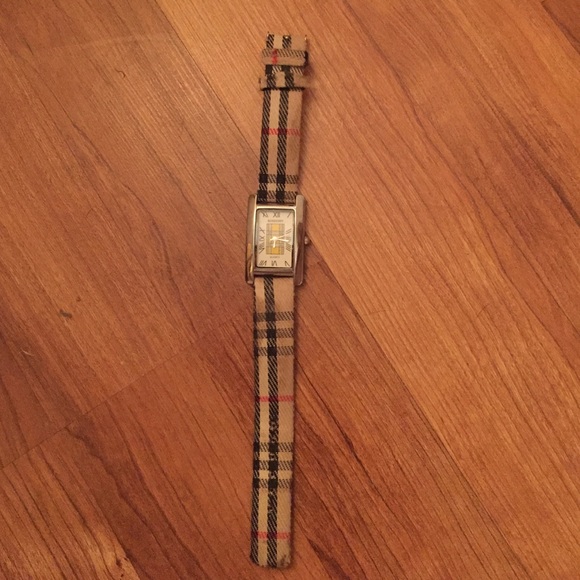 Nova Check Style Watch - Picture 3 of 4