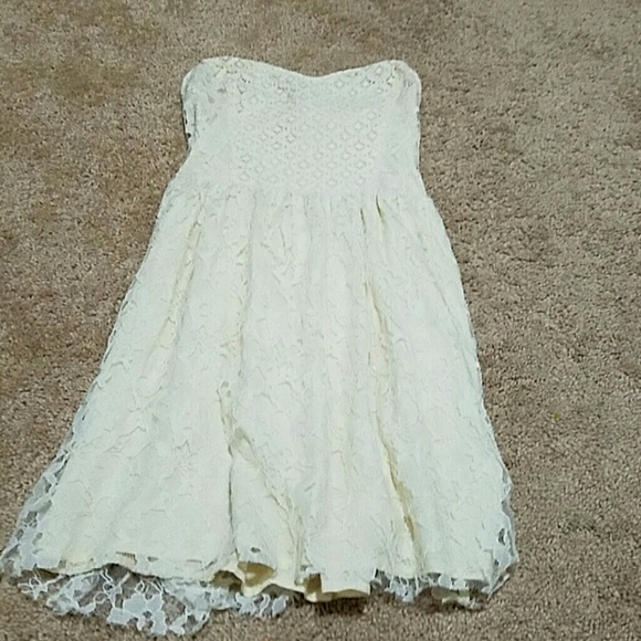 White lace hollister dress
