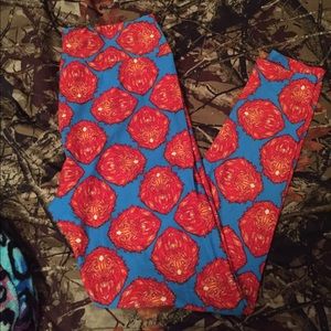 Lion tall curvy lularoe leggings