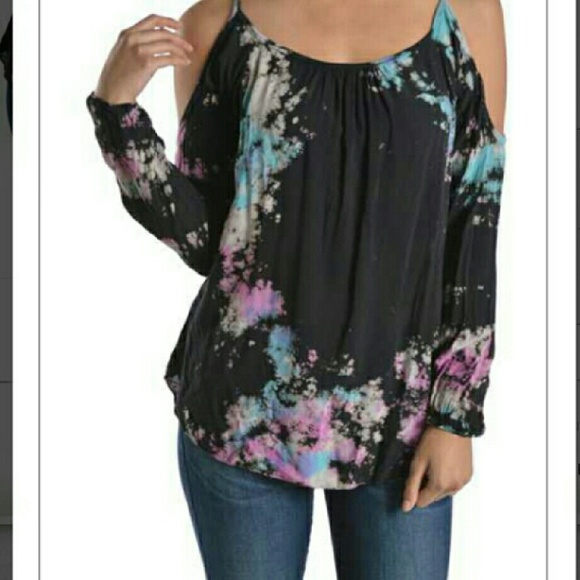 Cold Shoulder Top - Picture 1 of 1
