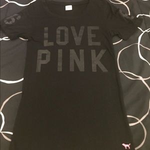 VS PINK logo tee
