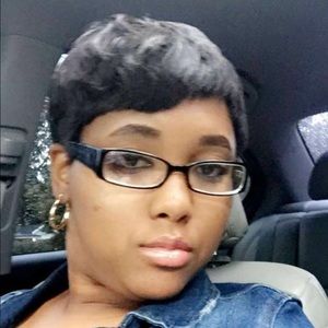 Meet your Posher, Sylvia