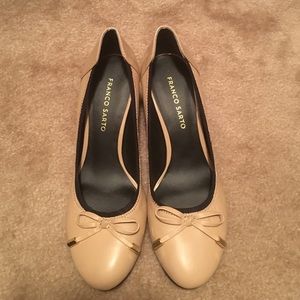 Franco Sarto Tan Heel with Tassel, size 8