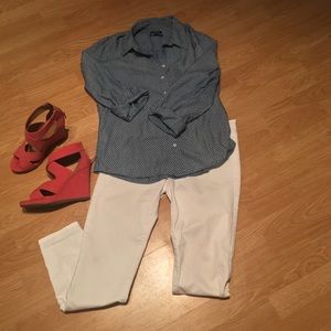 Gap Boyfriend Fit Chambray / Polka Dot Button Down
