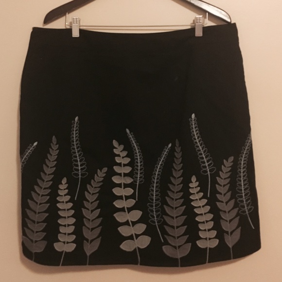 🌟Price Drop🌟 Boden appliqué skirt US 16 UK 20.