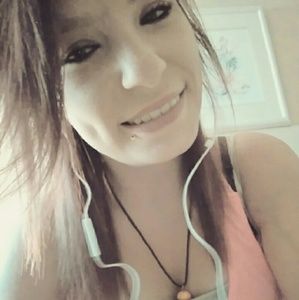 Meet your Posher, Brittney