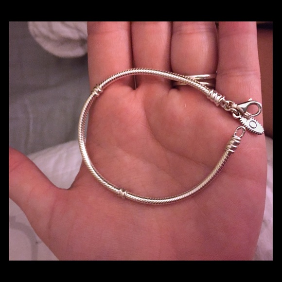 🎉SIlver Pandora bracelet