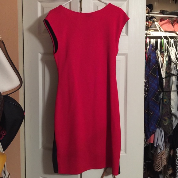 Red dress - Picture 2 of 2