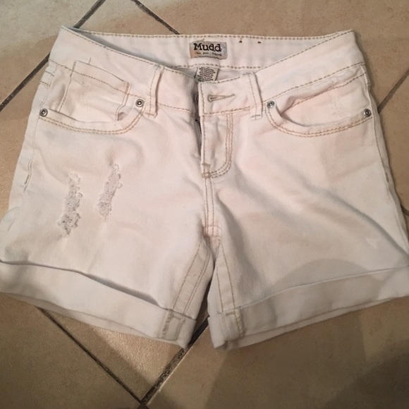 Bermudas white