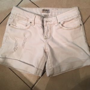 Bermudas white