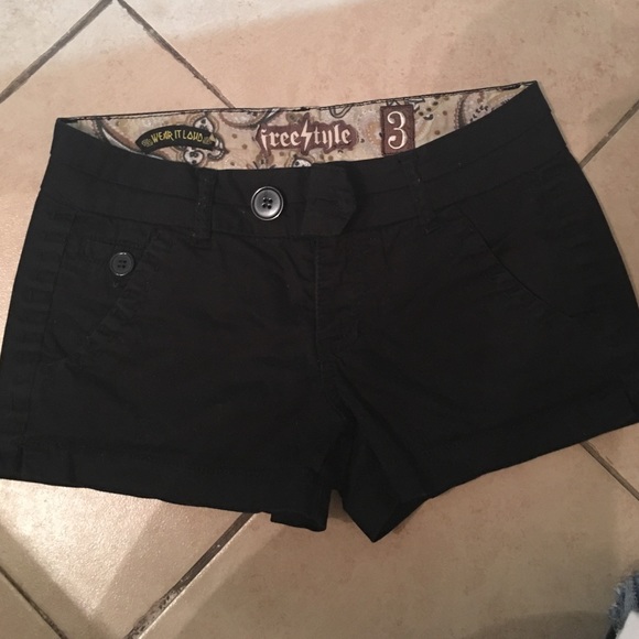 Black Shorts, never worn!