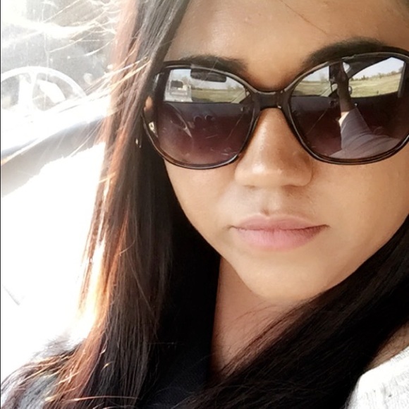 Meet your Posher, Lindsay - Picture 1 of 1