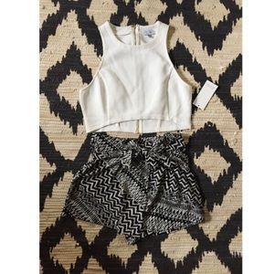 Tobi Off-white/Cream Crop Top