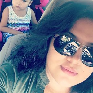 Meet your Posher, Mariela