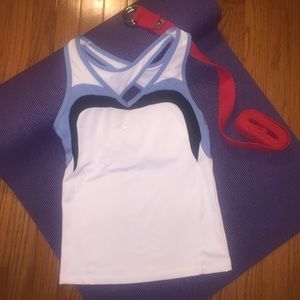 Nike Workout Tank Top with Built-in Support 🏸