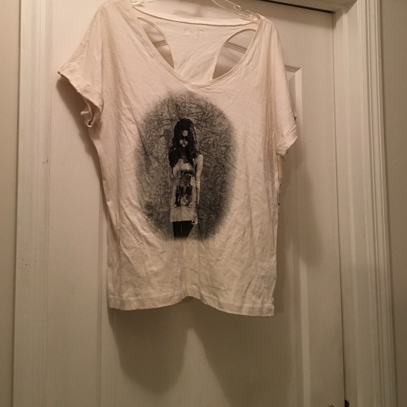 Jessica Simpson graphic tee
