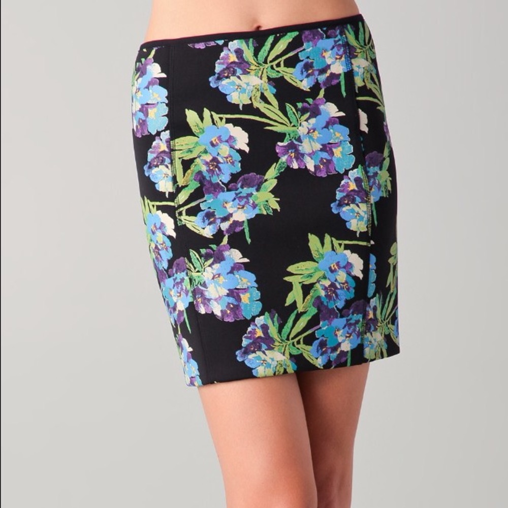NWT Elizabeth and James Floral Scuba Skirt