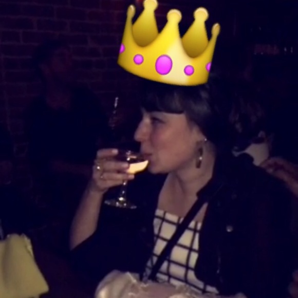 Meet your Posher, Molly - Picture 2 of 3