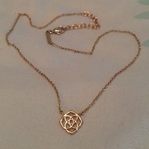 Kendra Scott necklace