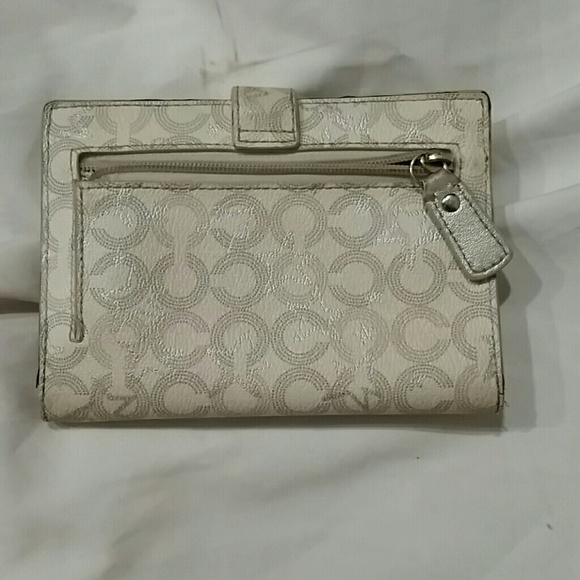 FREE COACH WALLET - Picture 3 of 3