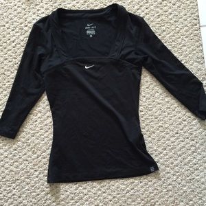 Nike XS pull over. Quarter sleeve. Good condition