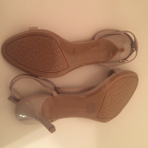 Nude Calvin Klein heels - Picture 2 of 4