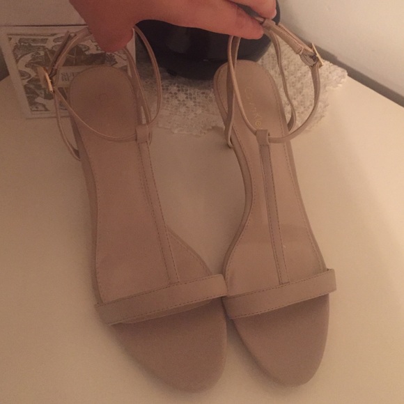 Nude Calvin Klein heels - Picture 4 of 4