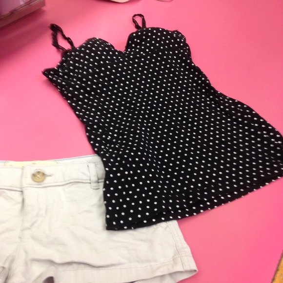 White Hollister Shorts - Picture 4 of 4