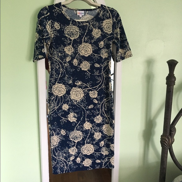 NWOT Roses Xs Julia Dress