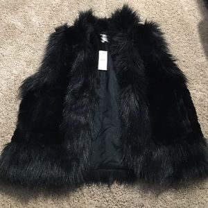 💥Price Reduced!!!💥Ann Taylor Loft Fur Vest