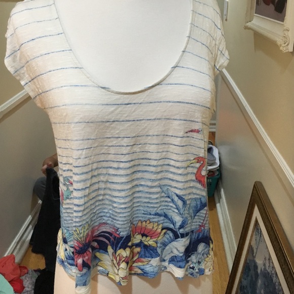 scoop neck urban outfitters graphic tee