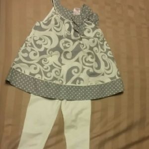 2T sleeveless outfit