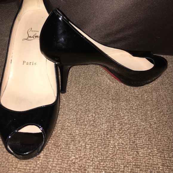 Christian Louboutin - Picture 2 of 3