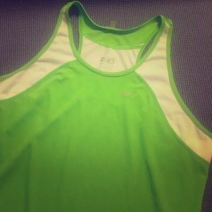 Nike FIT DRY Tank Top 🌿