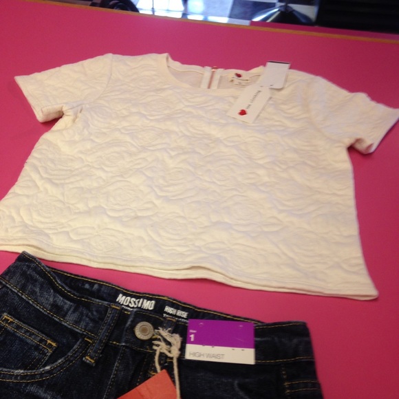 NWT White Floral Top - Picture 2 of 4